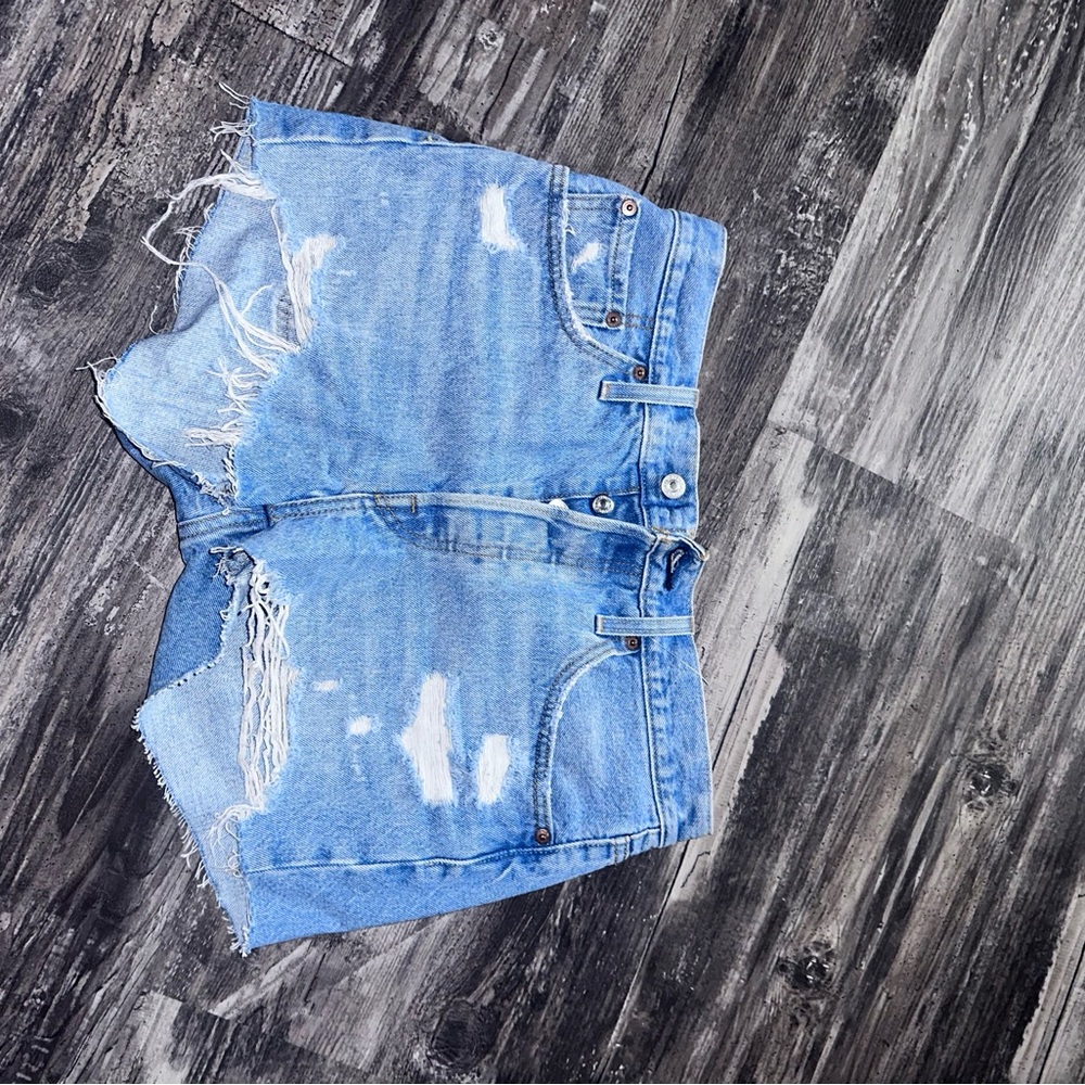 Levi’s Women’s 501 Original Shorts size 28